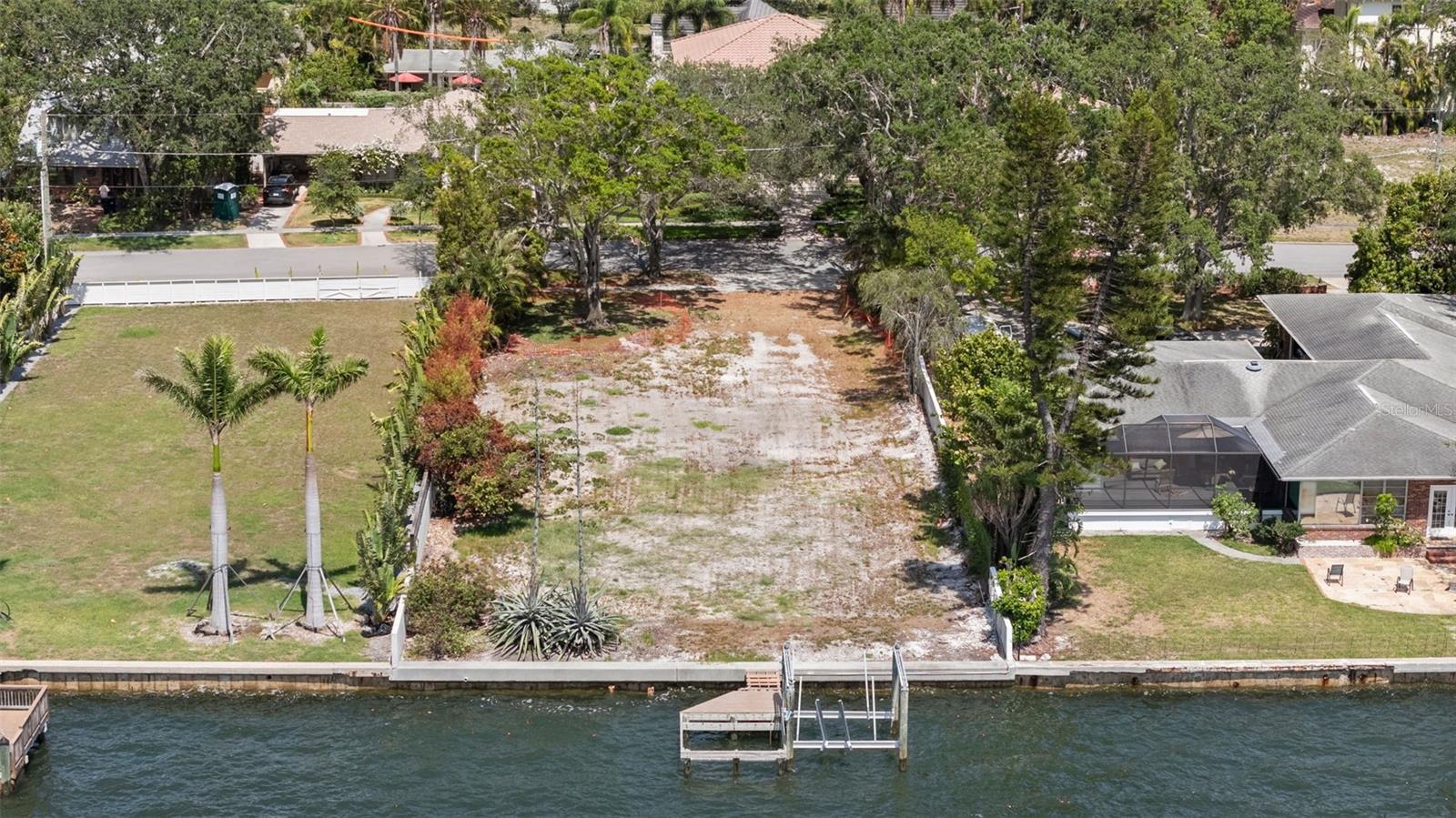 DAVIS ISLANDS PB10 PG52 TO 57 - Residential