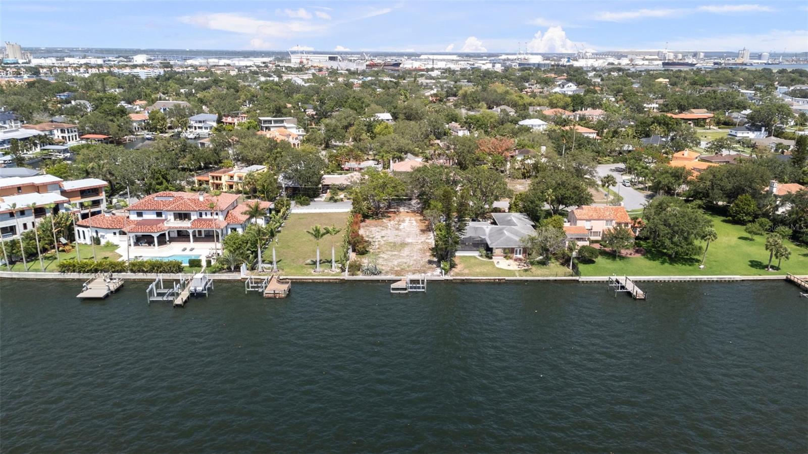 DAVIS ISLANDS PB10 PG52 TO 57 - Residential