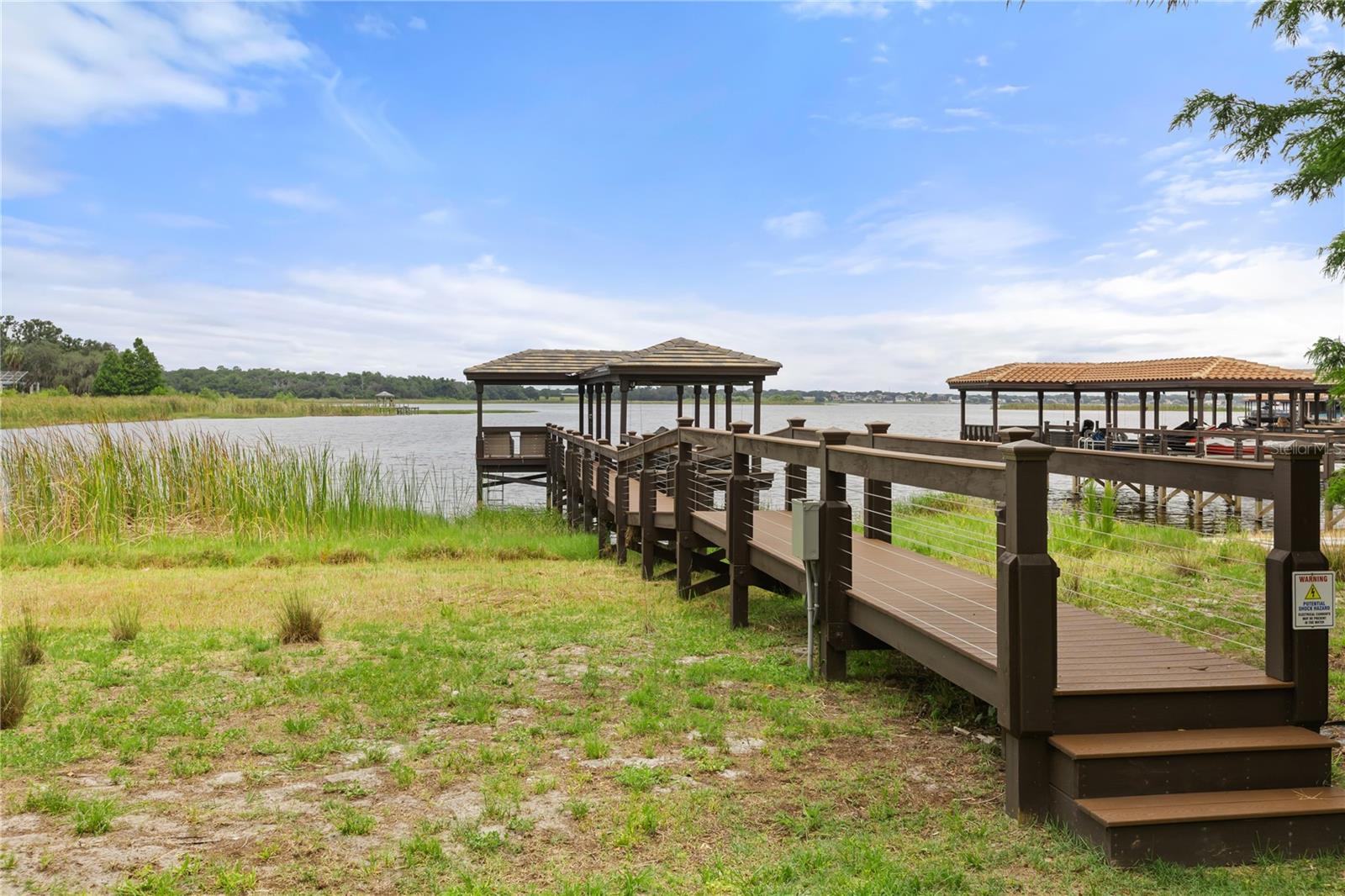 WATERSIDE 90'S - Residential