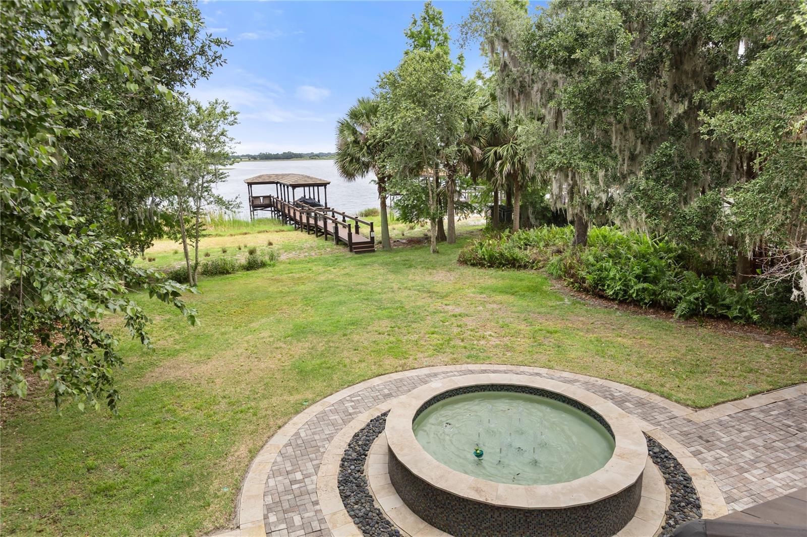 WATERSIDE 90'S - Residential