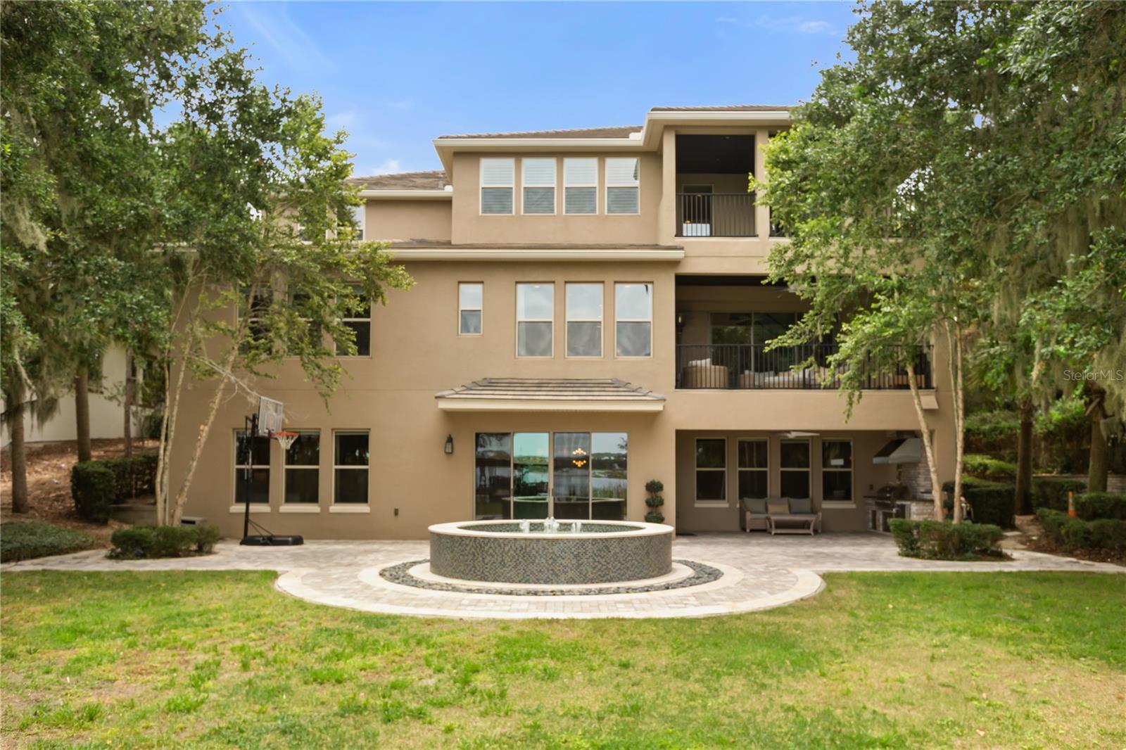 WATERSIDE 90'S - Residential
