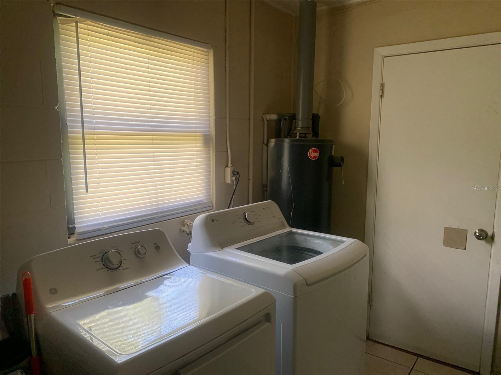 LEESBURG SHERWOOD HIGHLANDS - Residential