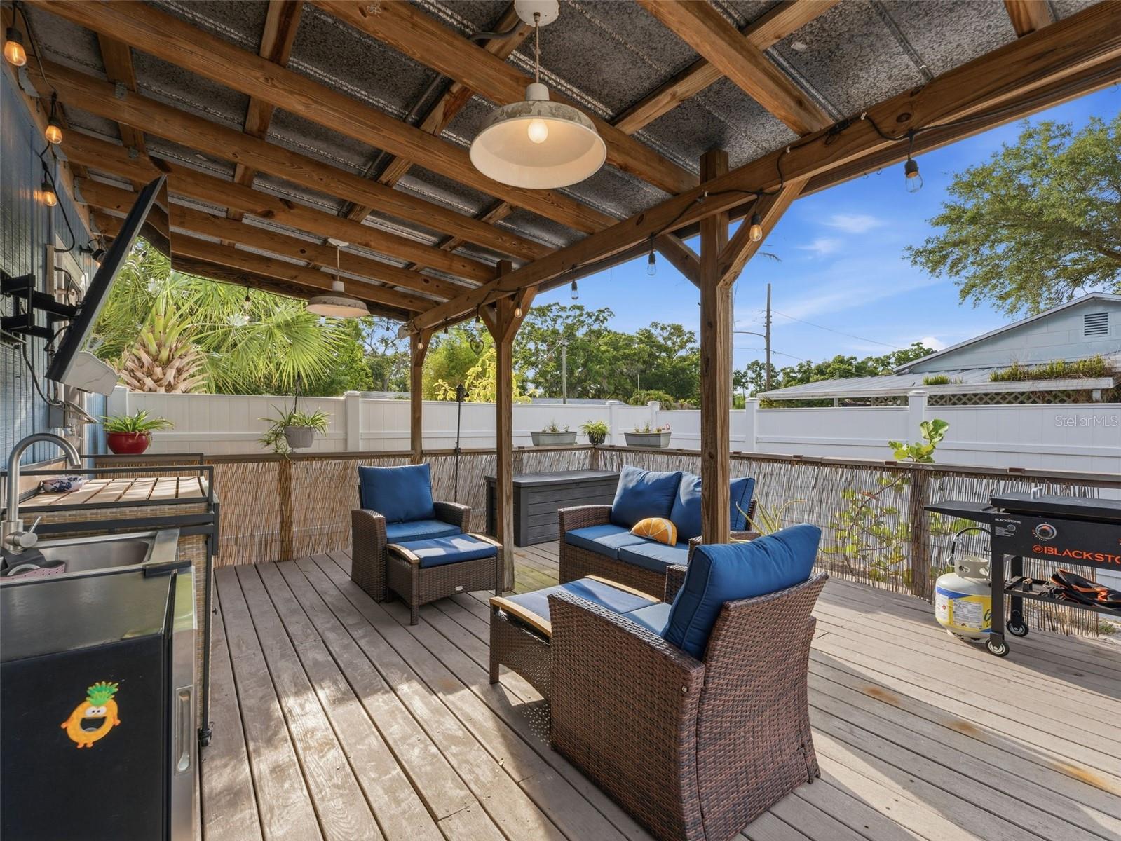 LARRYS SUB - Residential