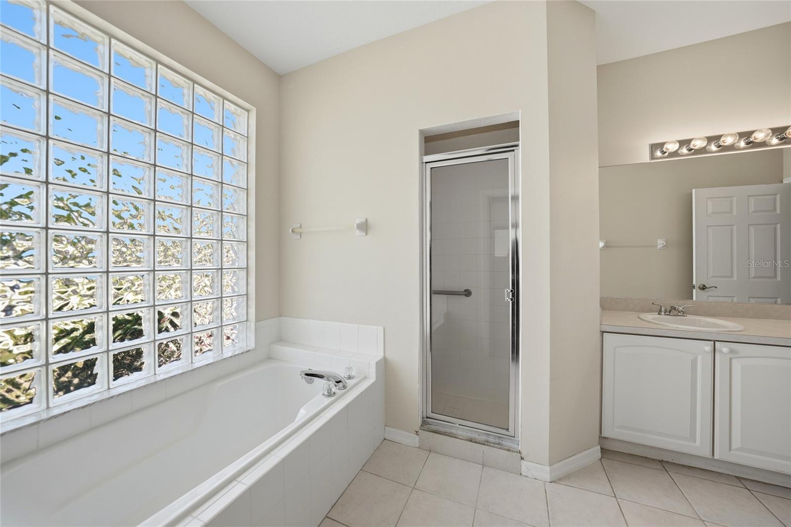 KINGS GATE - Residential