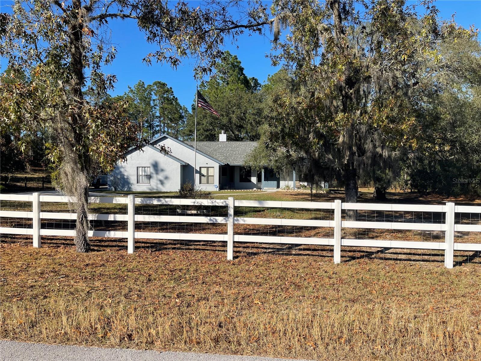 RAINBOW LAKES ESTATE - Land