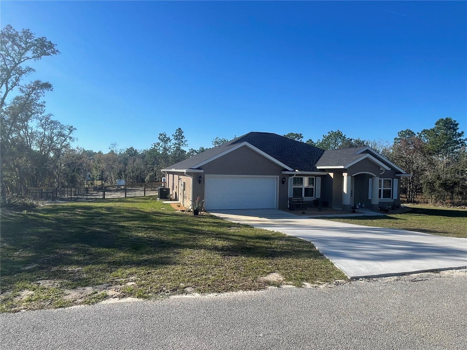 RAINBOW LAKES ESTATE - Land