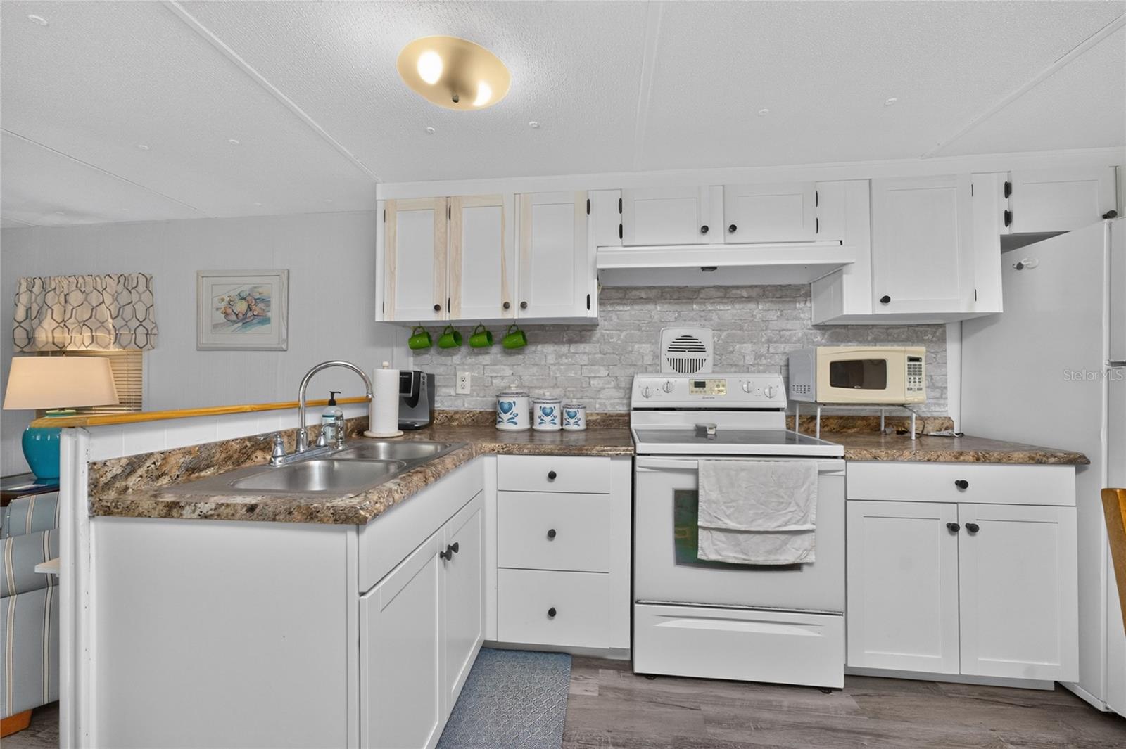 VILLAGE HOLIDAY LAKE - Residential