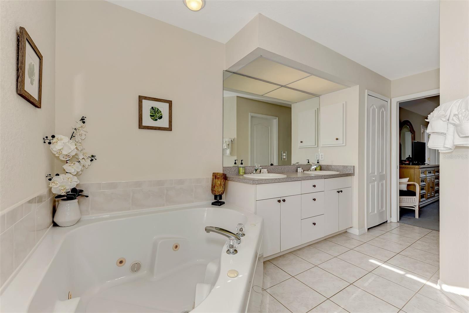 ROTONDA WEST LONG MEADOW - Residential