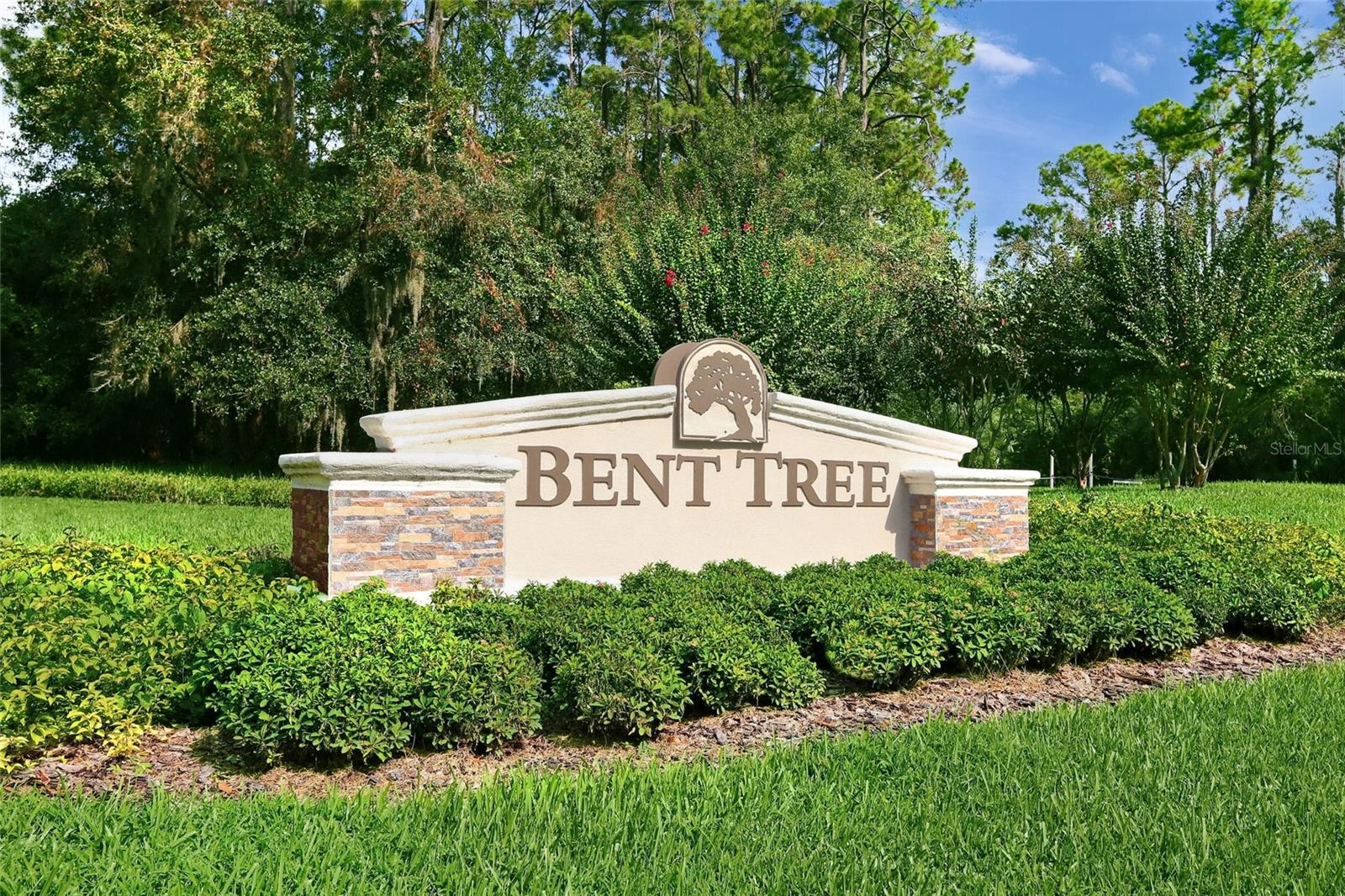 KNOLLS THE, BENT TREE - Residential