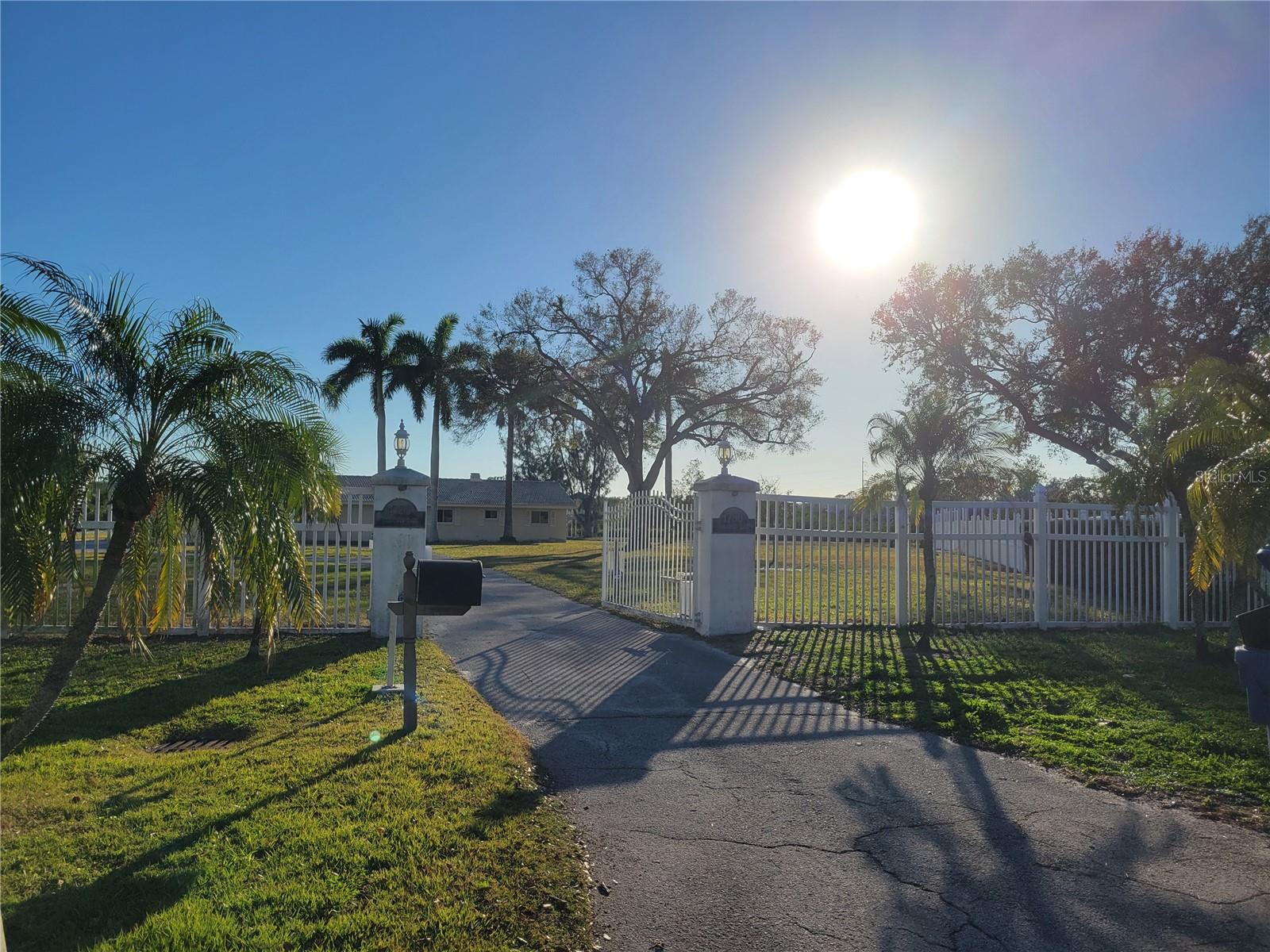 SHERWOOD MANOR - Residential Lease
