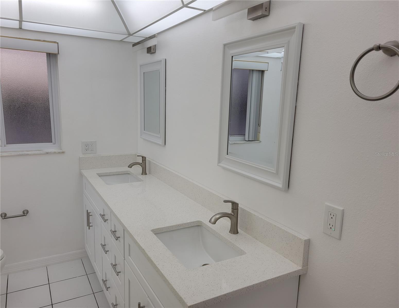 SHERWOOD MANOR - Residential Lease