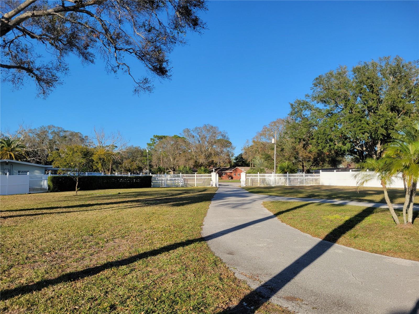 SHERWOOD MANOR - Residential Lease