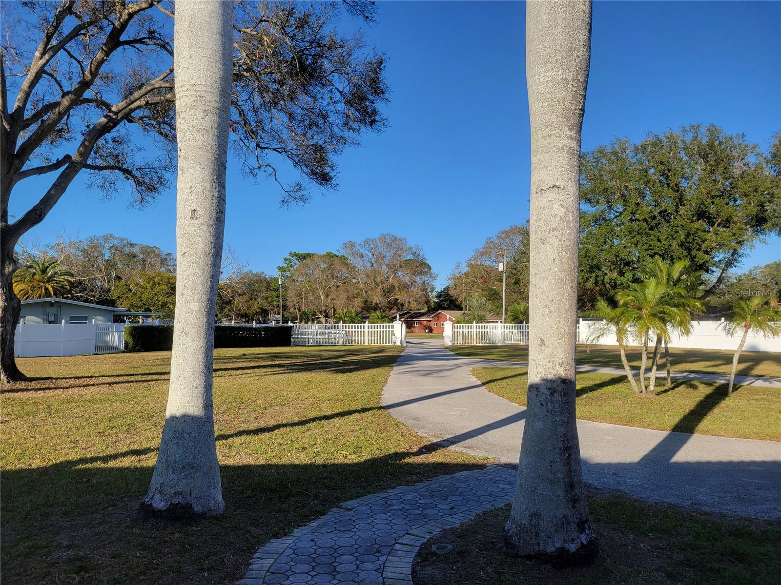 SHERWOOD MANOR - Residential Lease