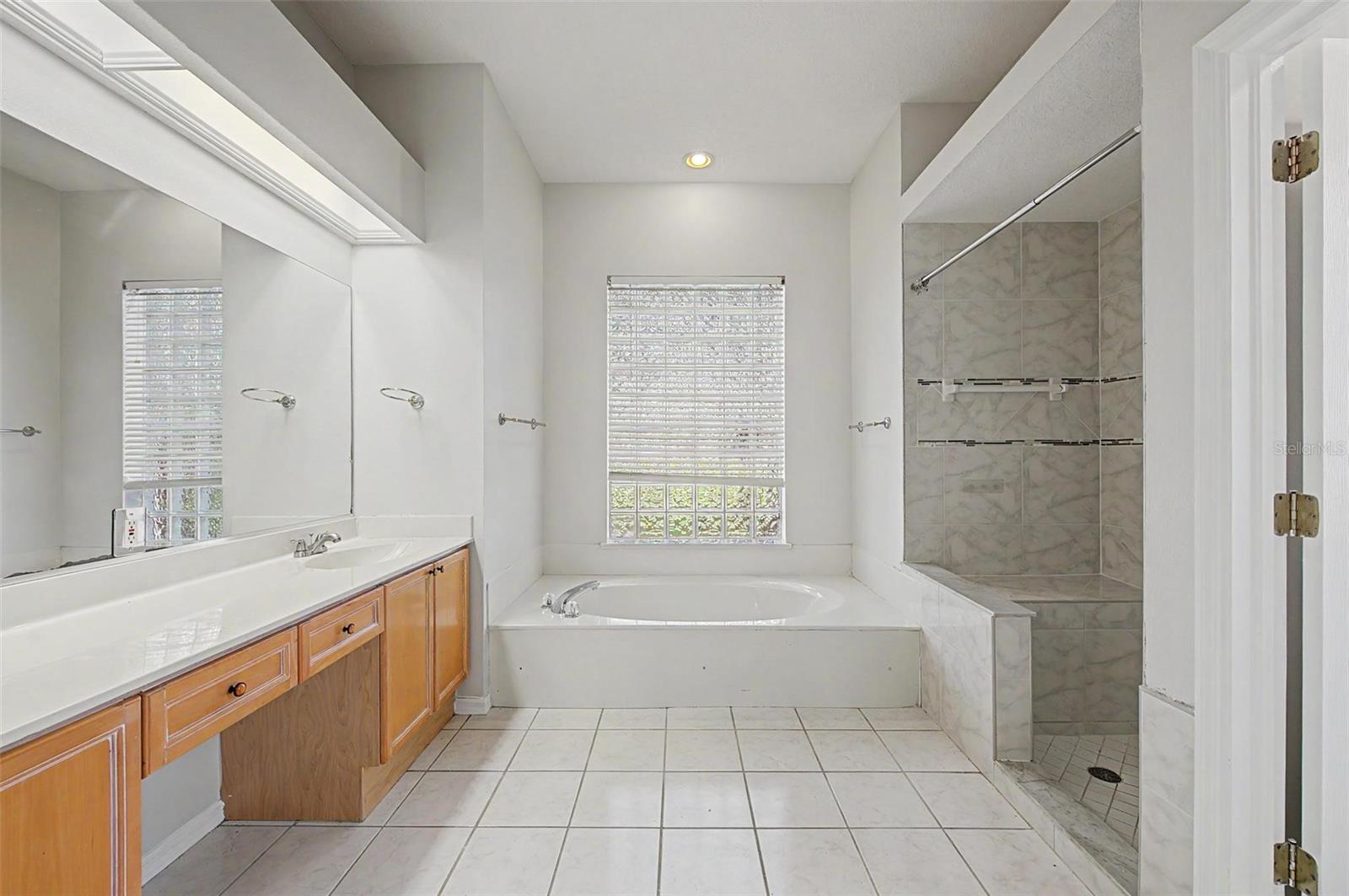 BLOOMINGDALE SEC AA GG UNI - Residential