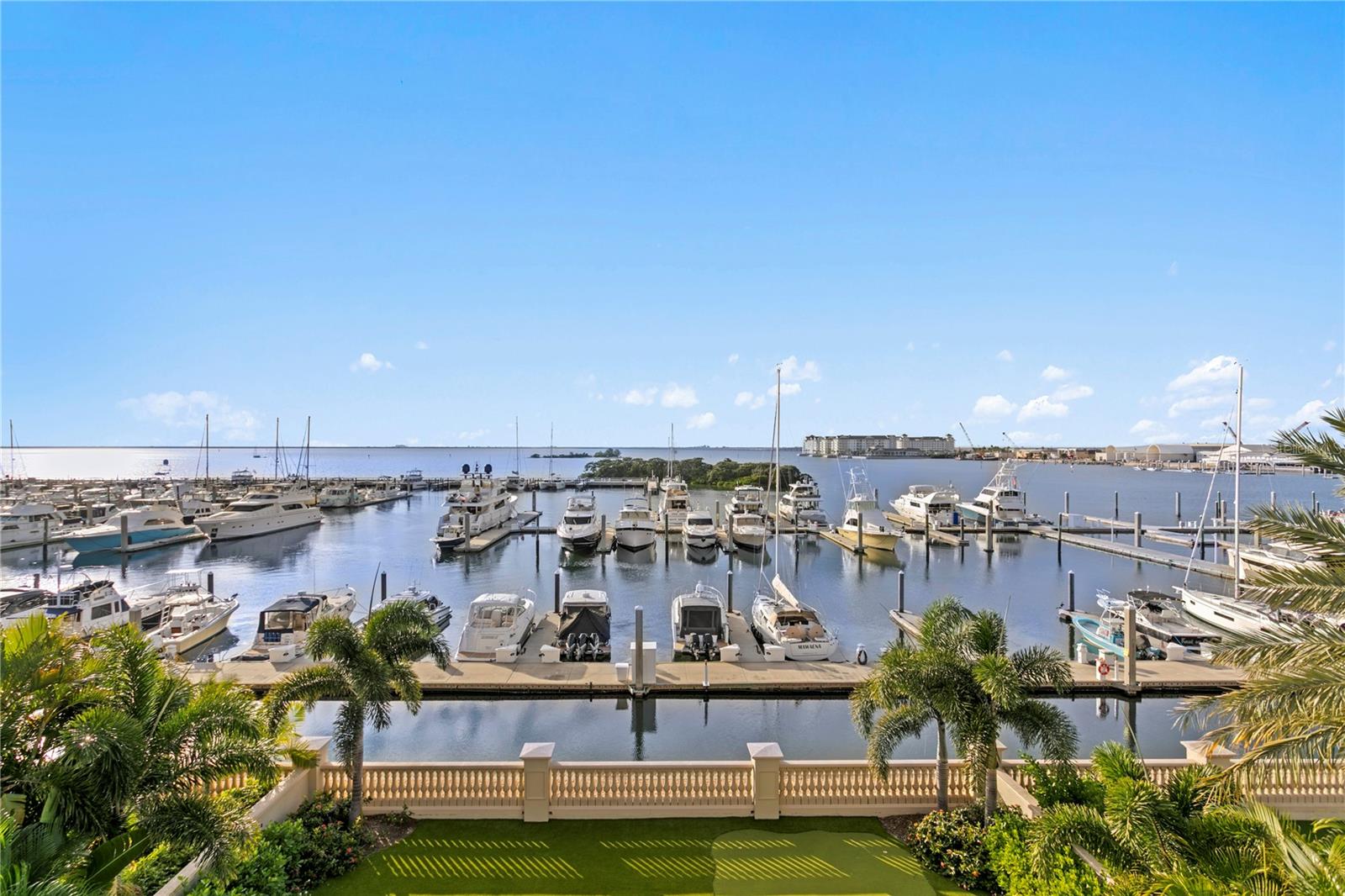 WESTSHORE YACHT CLUB PH 1 - Residential