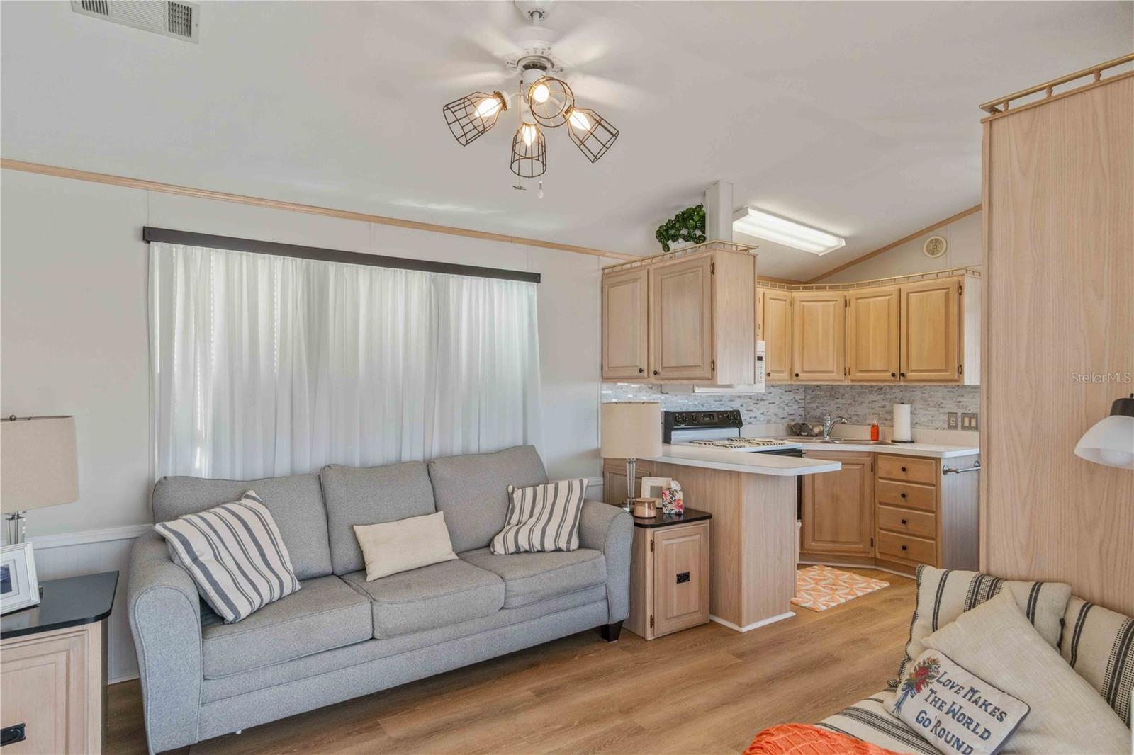 HOLIDAY TRAVEL PARK ENGLEWOOD - Residential