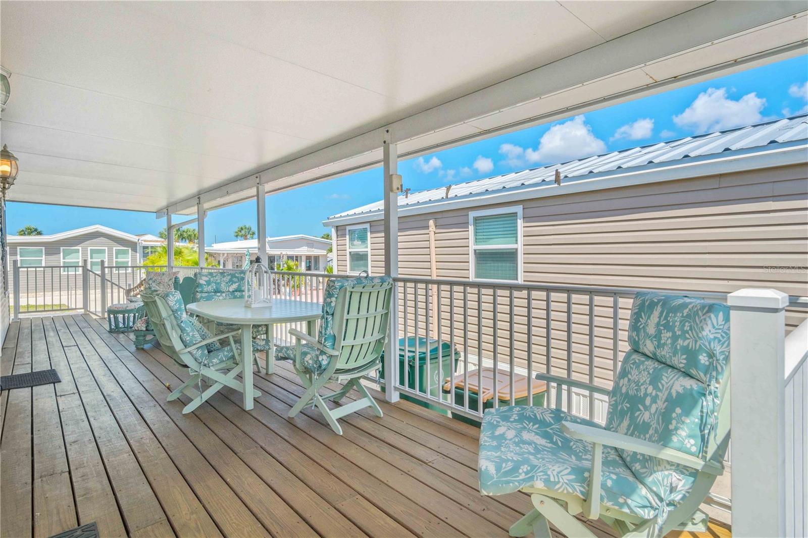 HOLIDAY TRAVEL PARK ENGLEWOOD - Residential
