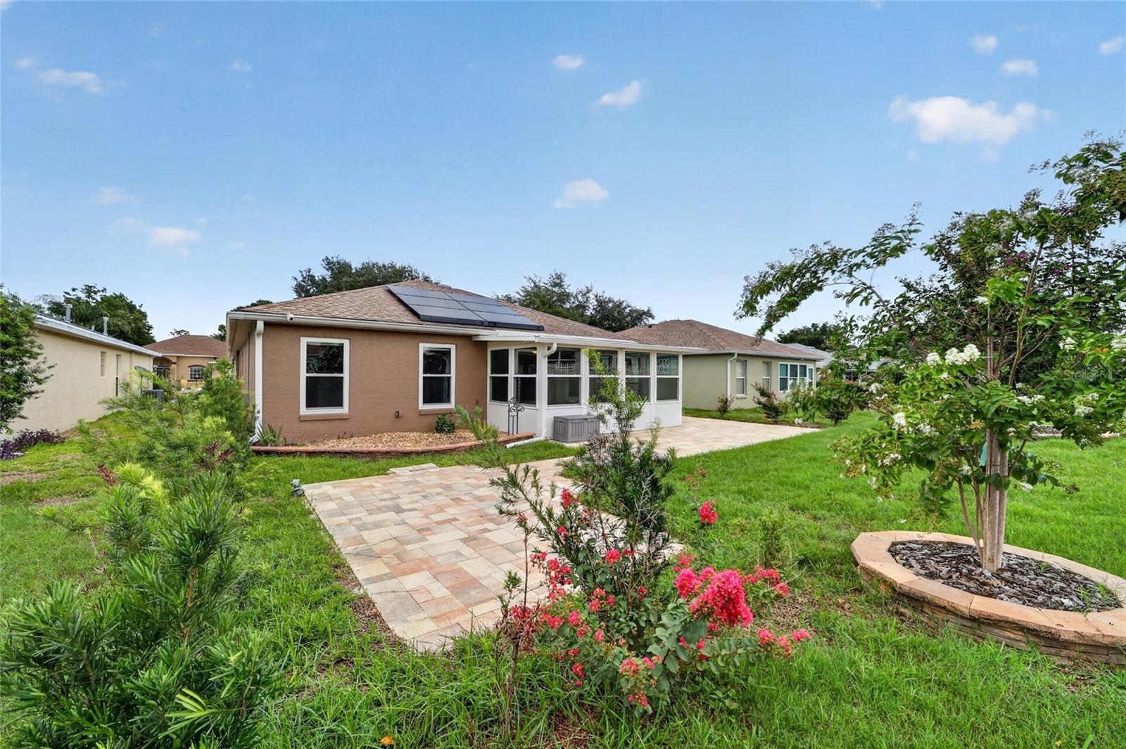 ON TOP OF THE WORLD - Residential