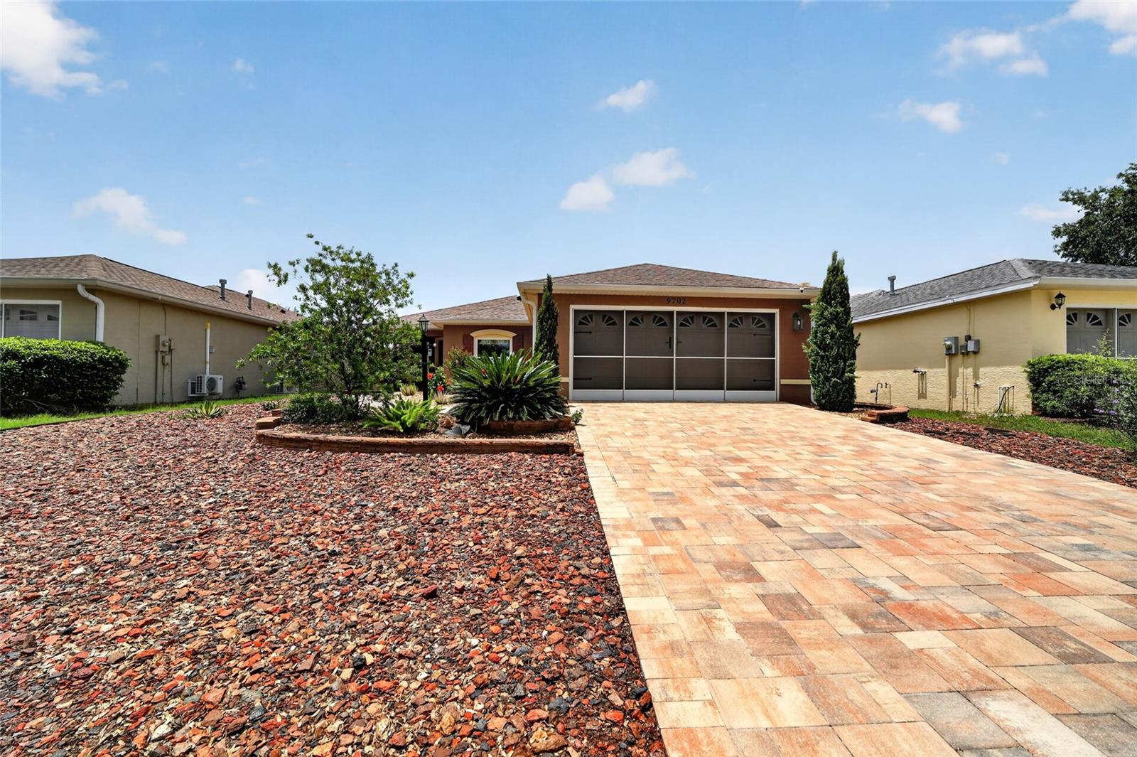 ON TOP OF THE WORLD - Residential