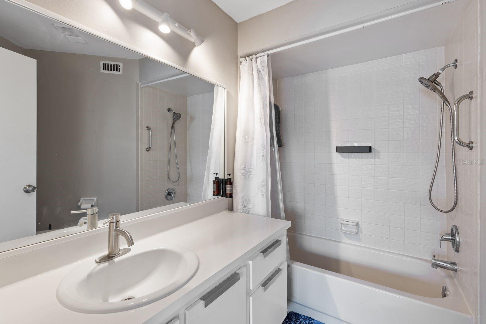 SOUTHPOINTE CONDO - Residential