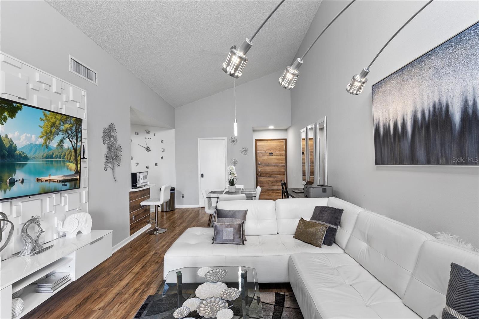SOUTHPOINTE CONDO - Residential