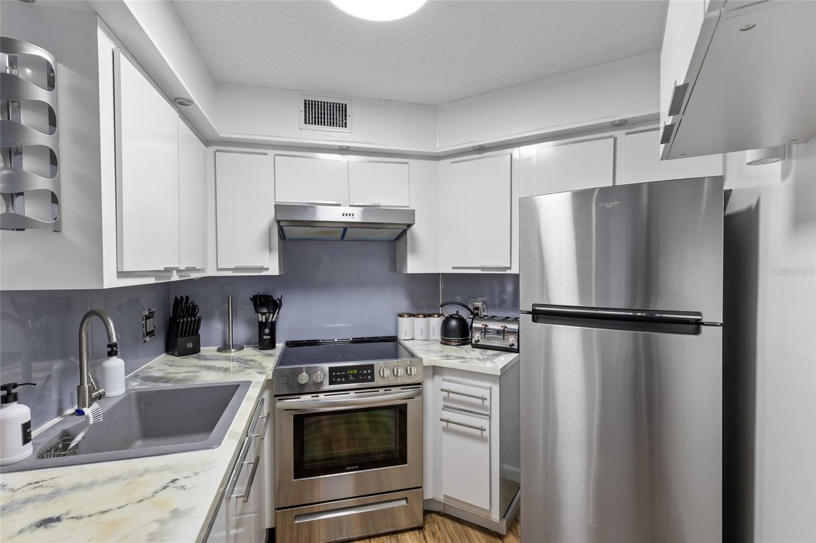 SOUTHPOINTE CONDO - Residential
