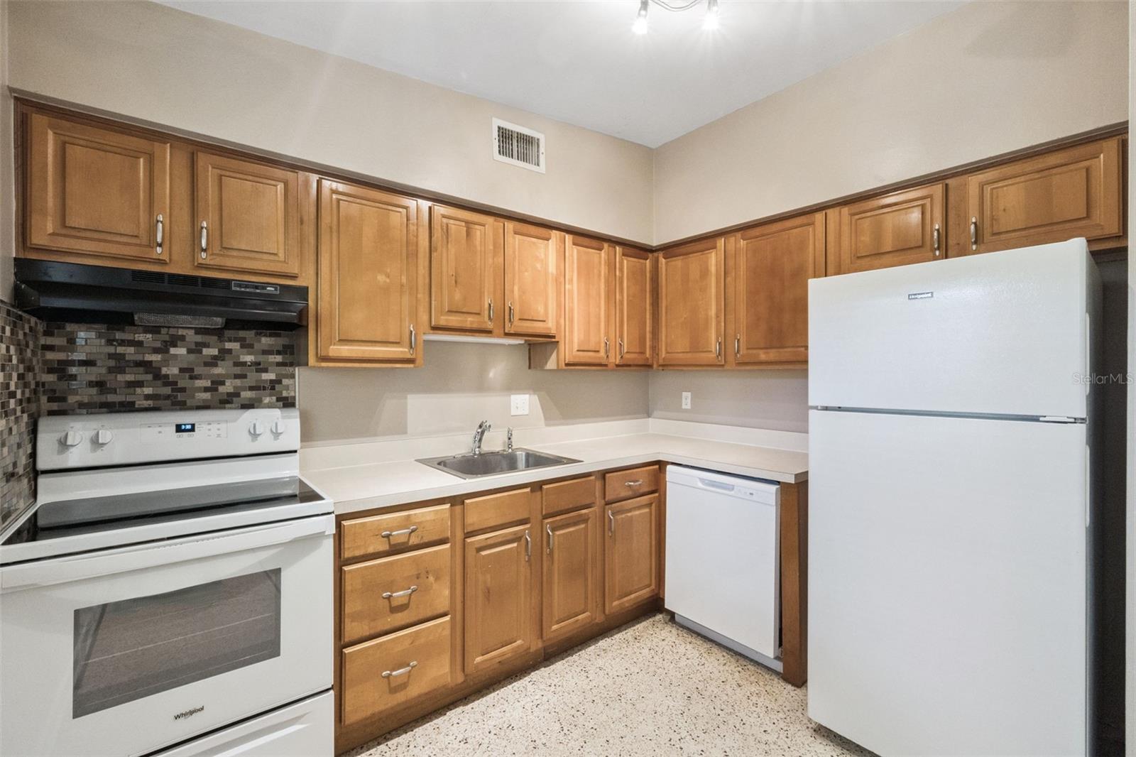 BEATRICE VILLAGE - Residential Lease
