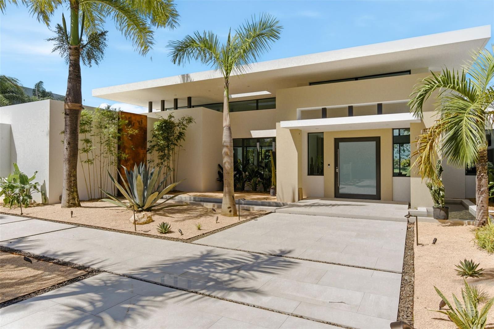 DORADO COUNTRY ESTATES - Residential
