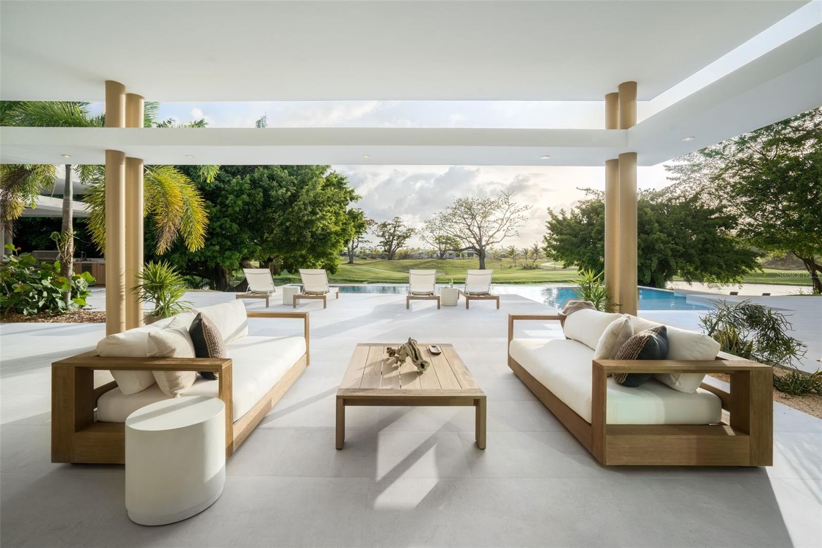 DORADO COUNTRY ESTATES - Residential