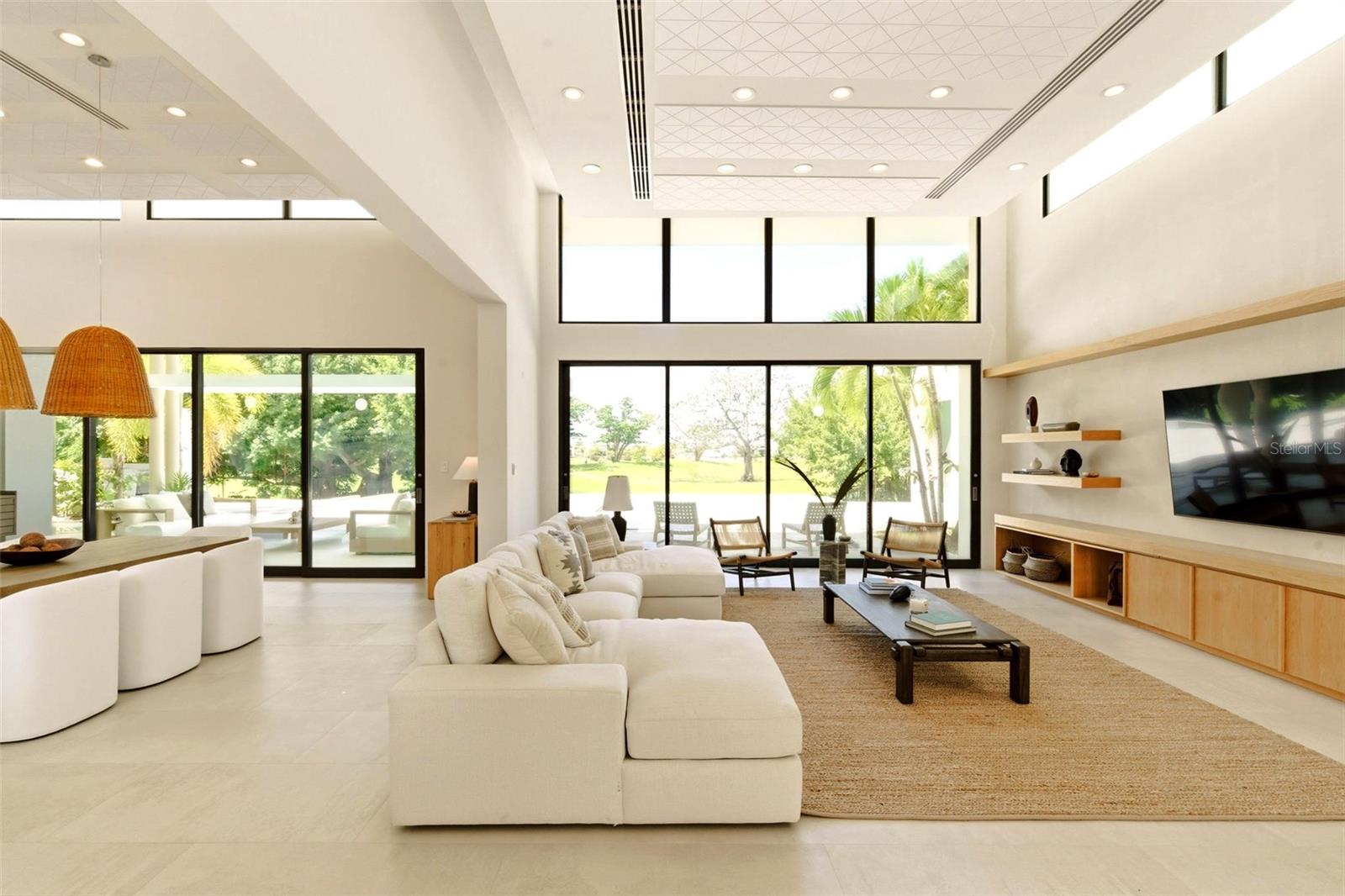 DORADO COUNTRY ESTATES - Residential