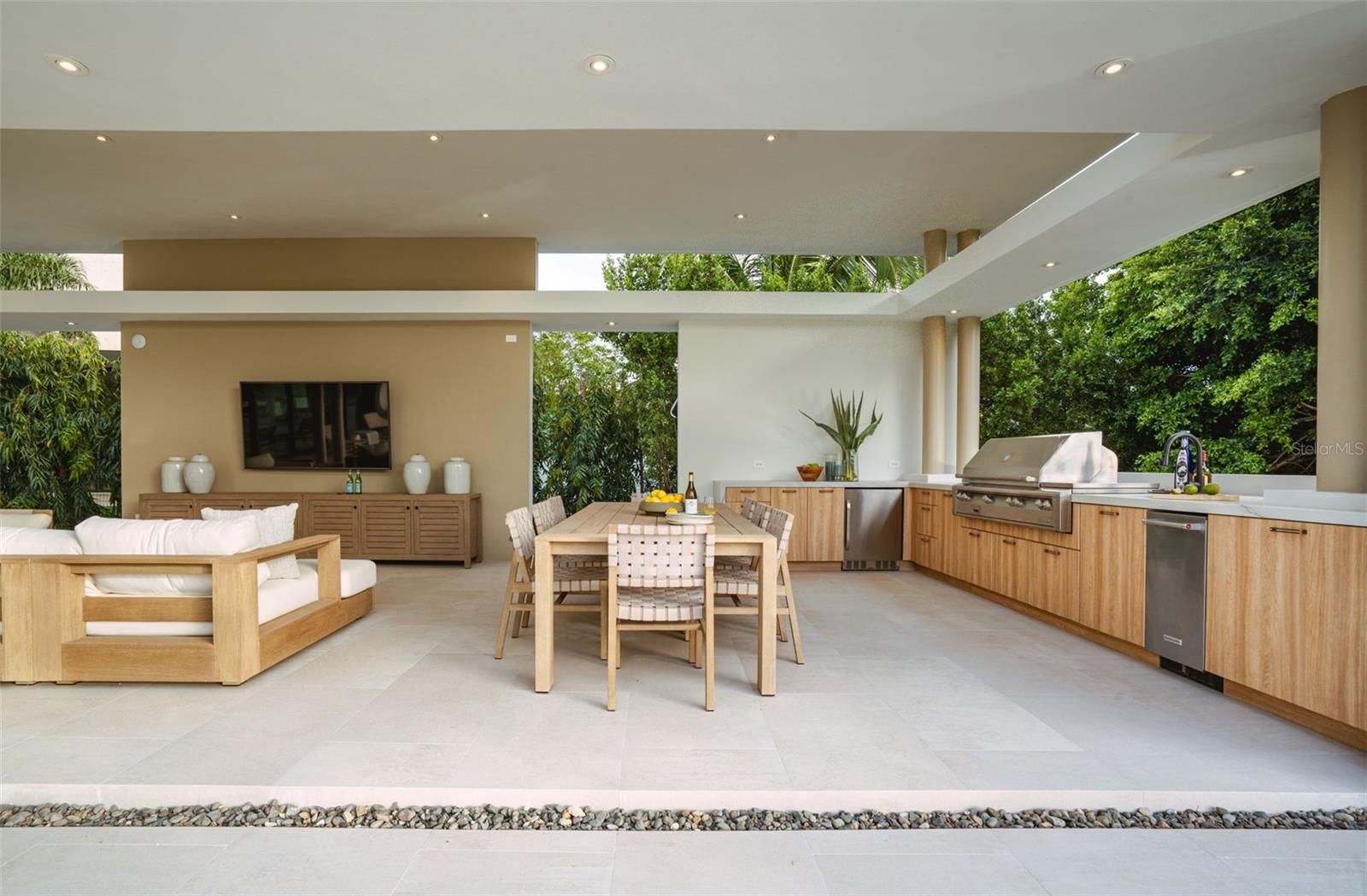 DORADO COUNTRY ESTATES - Residential