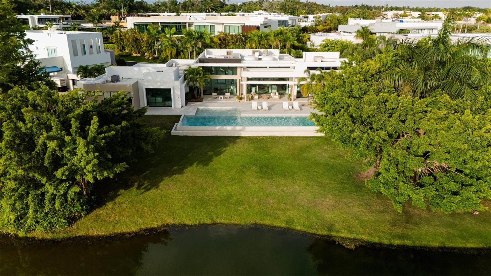 DORADO COUNTRY ESTATES - Residential