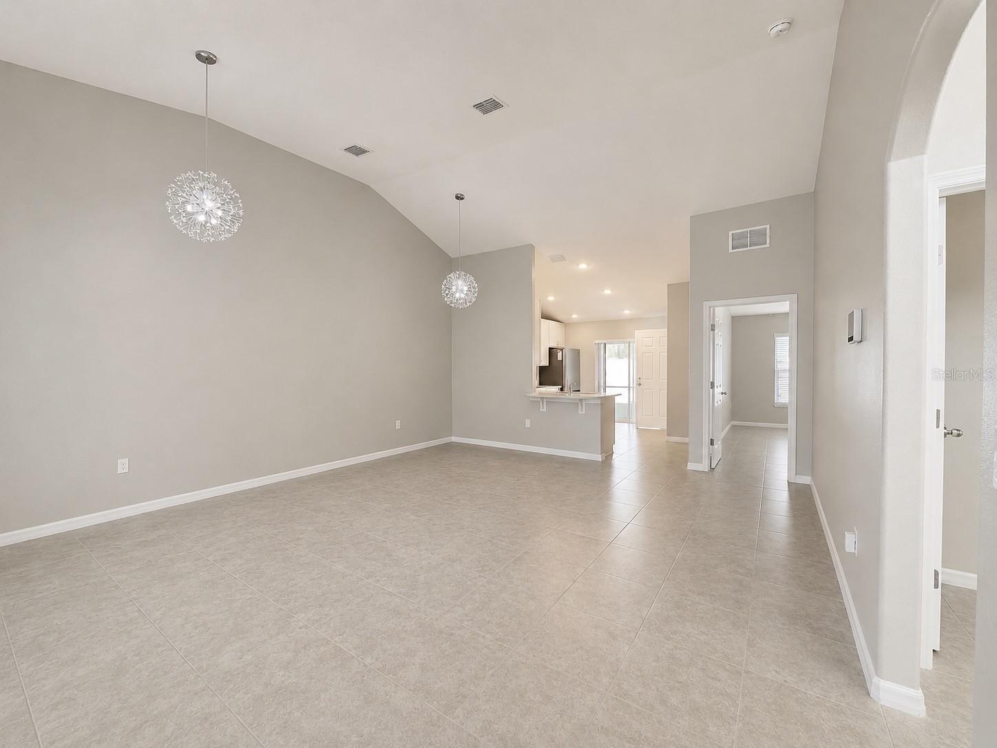 04 FAIRWAYS - Residential Lease