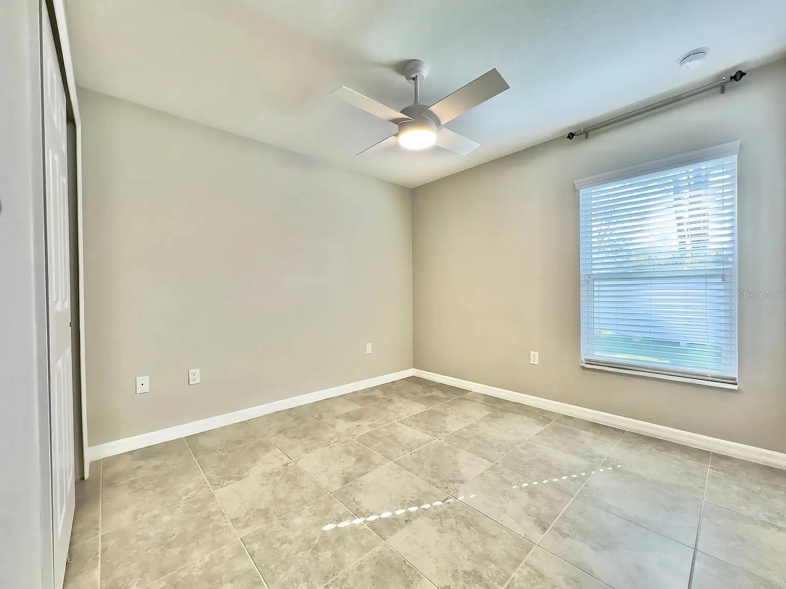 04 FAIRWAYS - Residential Lease