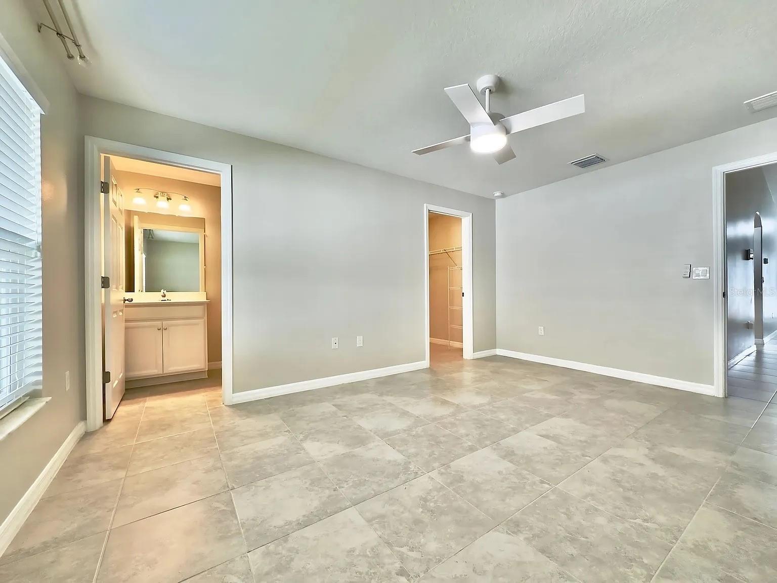 04 FAIRWAYS - Residential Lease