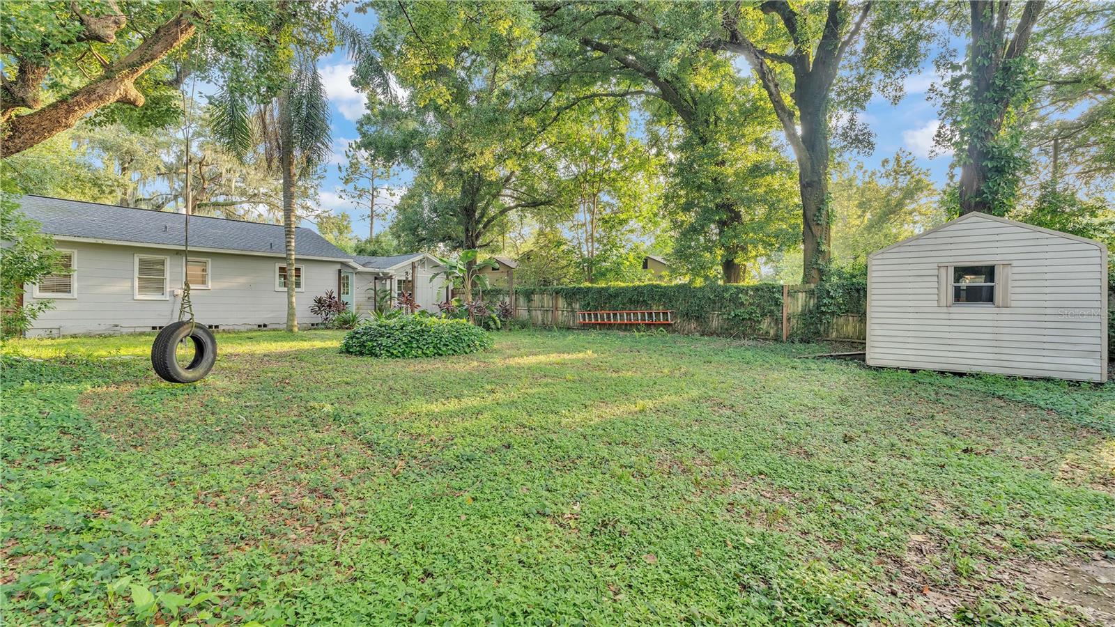 LAKE HUNTER TERRACE - Residential
