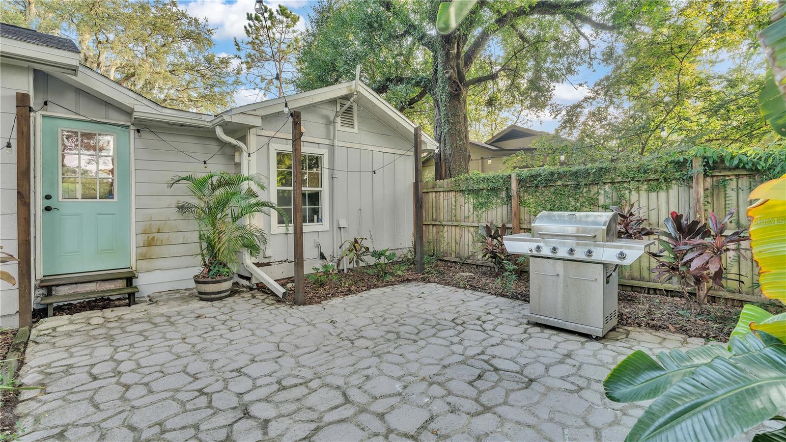 LAKE HUNTER TERRACE - Residential