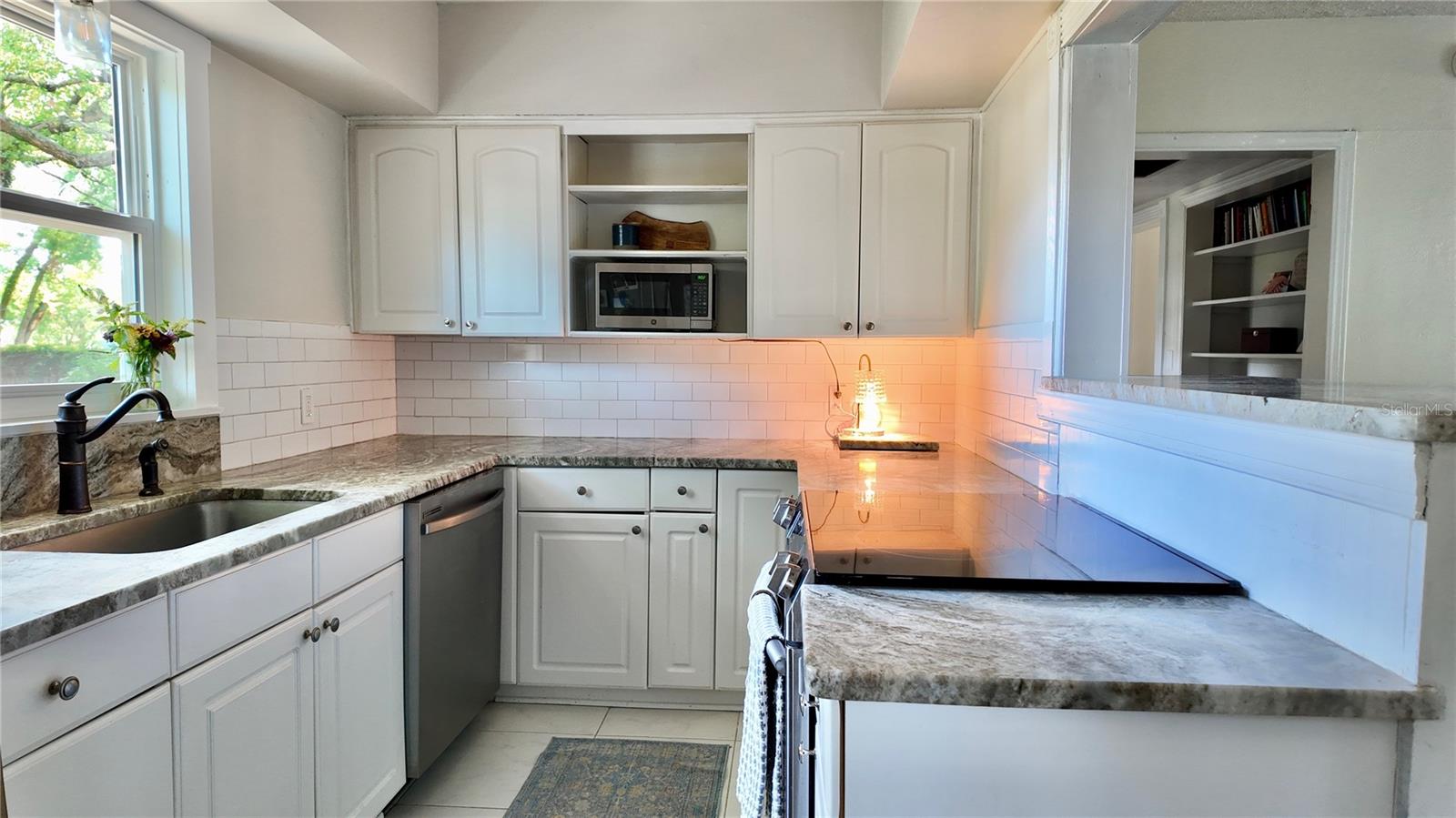 LAKE HUNTER TERRACE - Residential