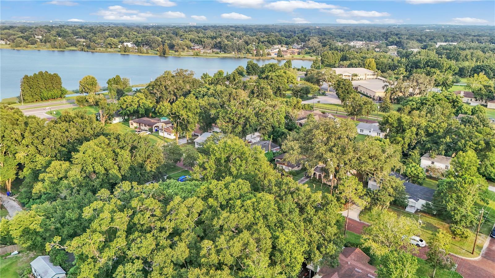 LAKE HUNTER TERRACE - Residential