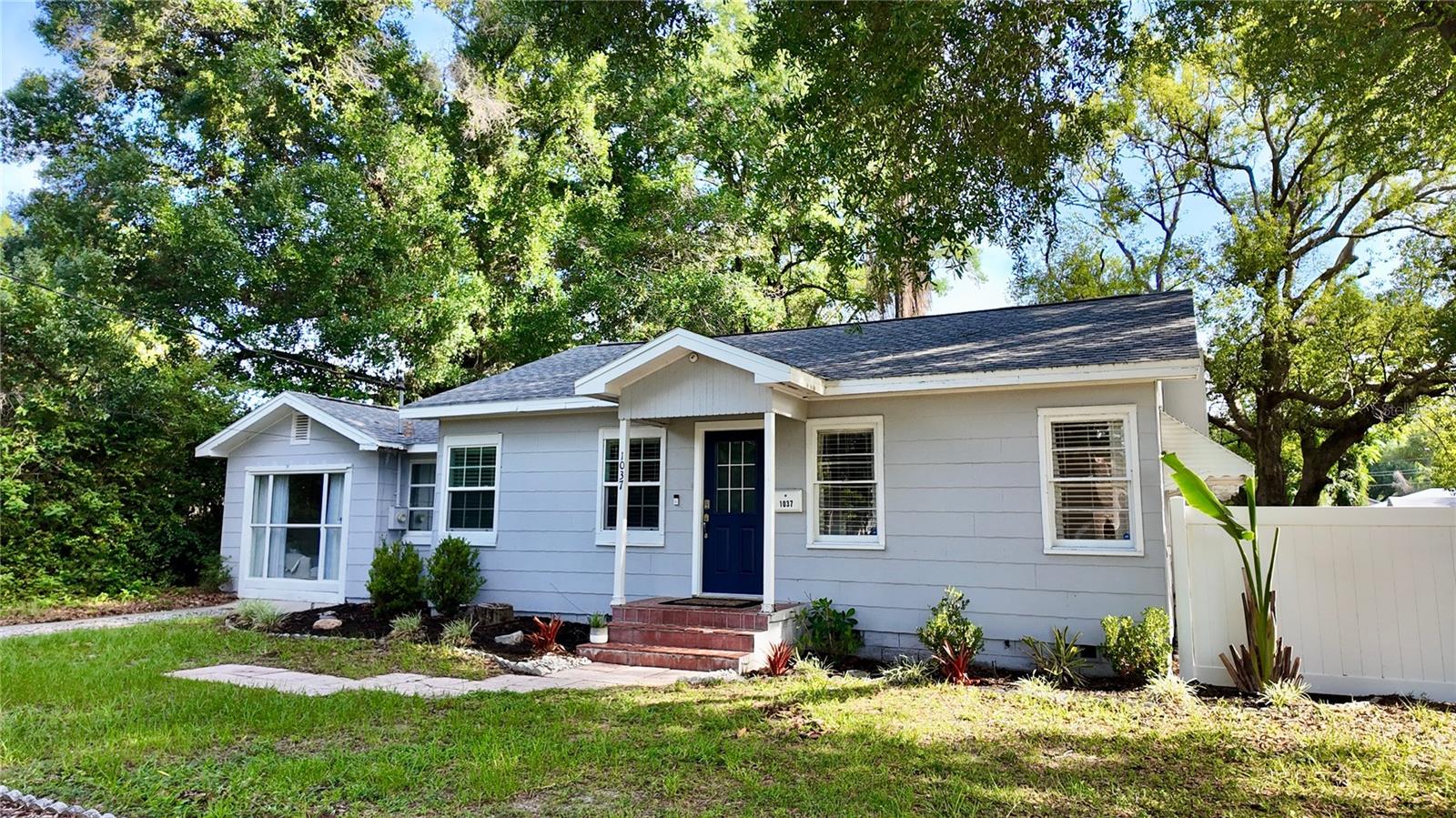 LAKE HUNTER TERRACE - Residential