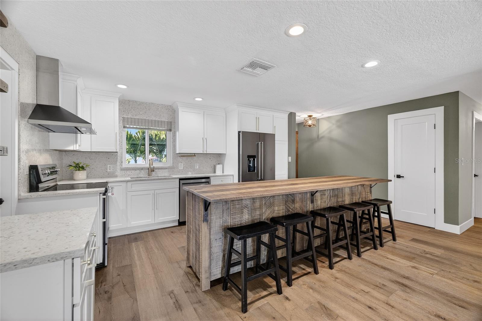 HARBOR VIEW VILLAS 4TH ADD - Residential