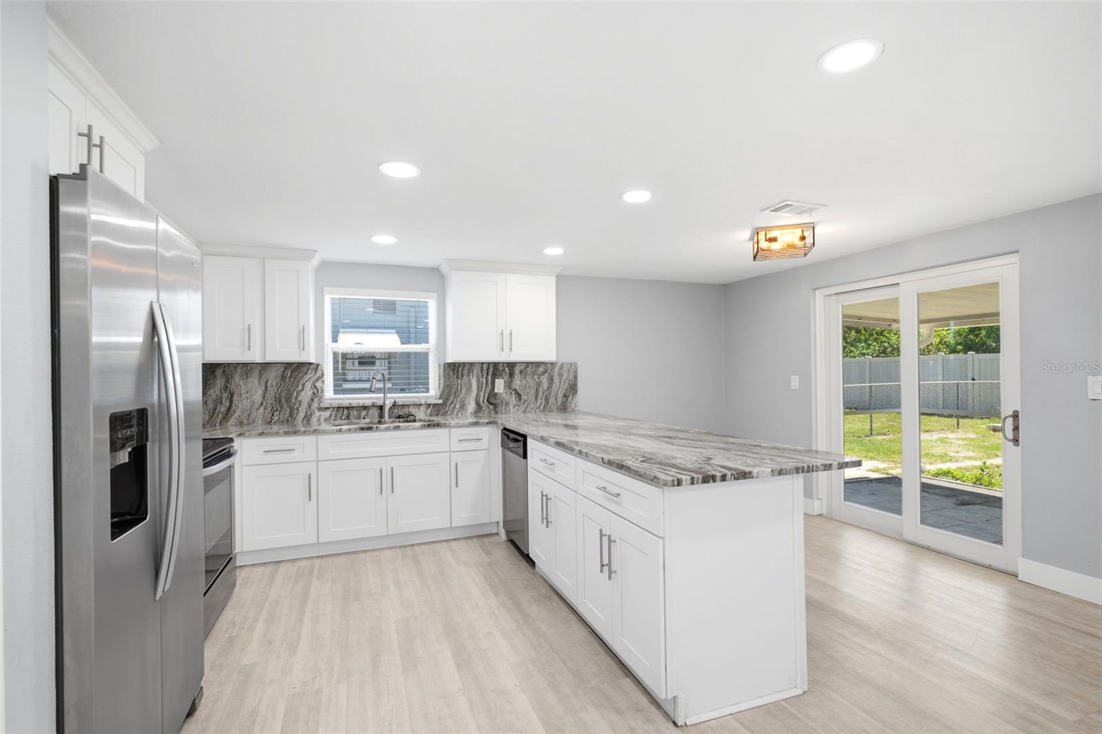 LEISURE BEACH - Residential