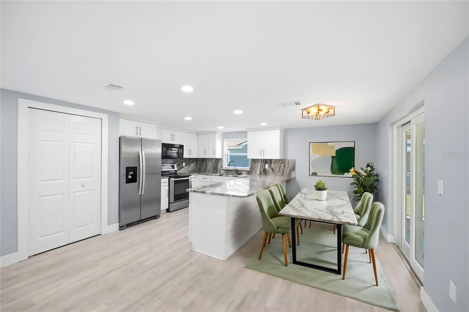 LEISURE BEACH - Residential