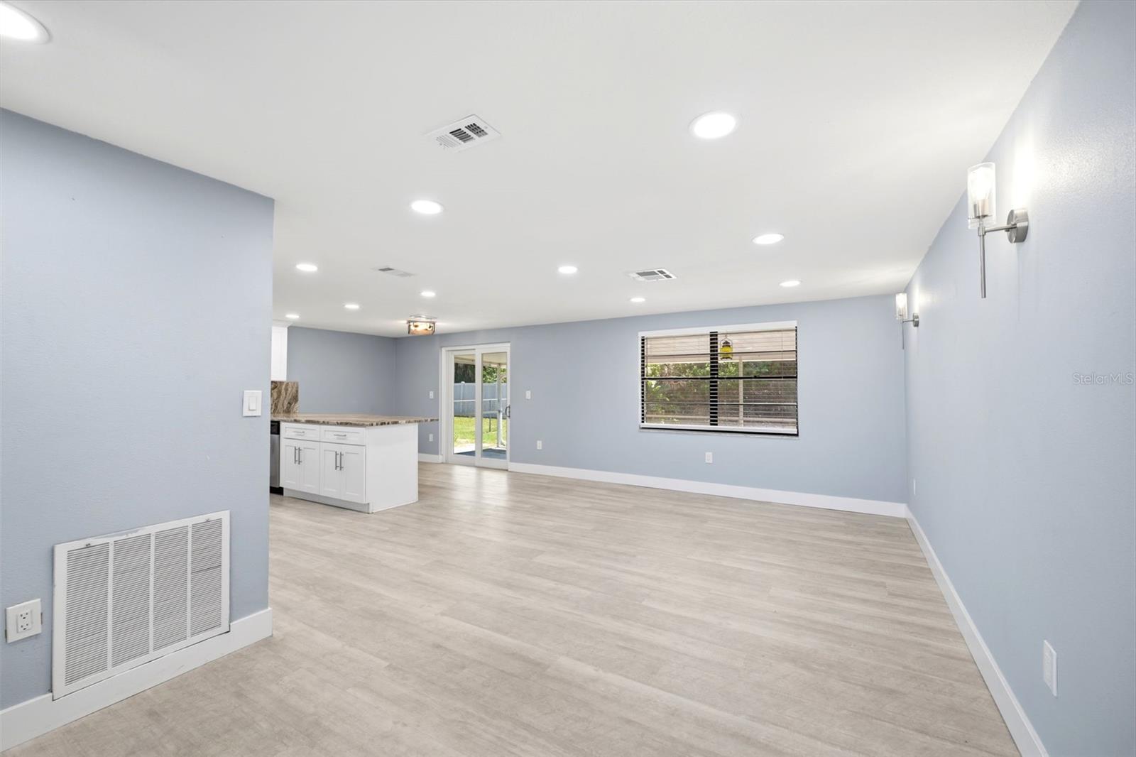 LEISURE BEACH - Residential