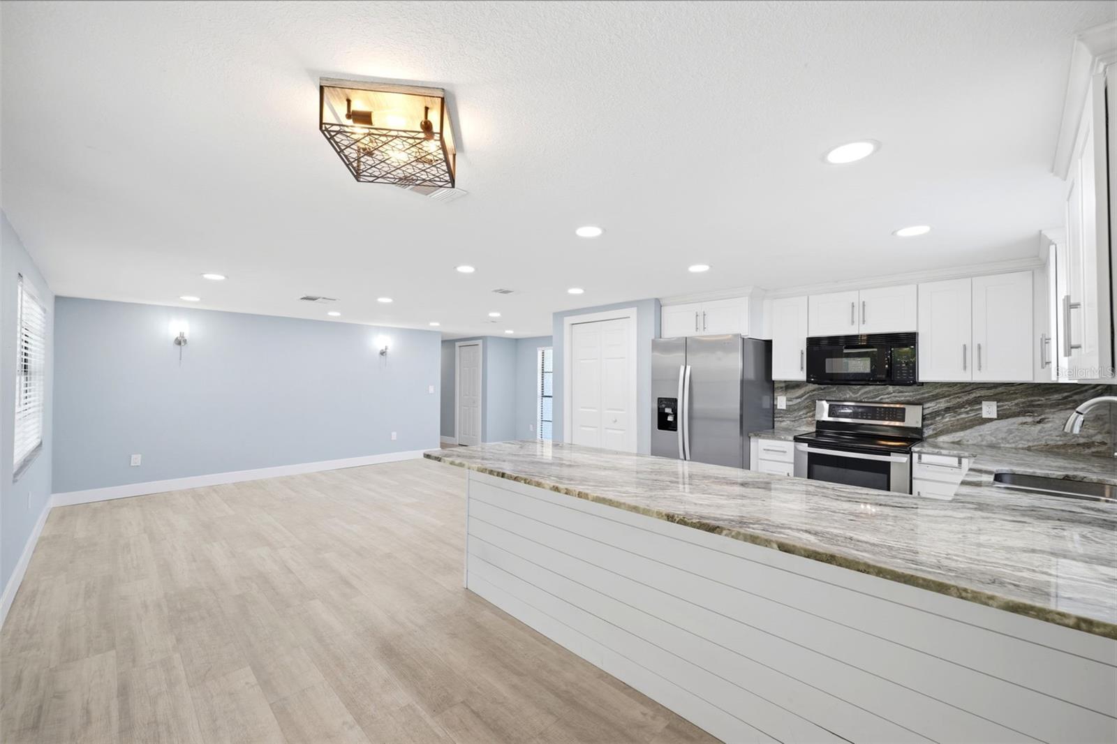 LEISURE BEACH - Residential