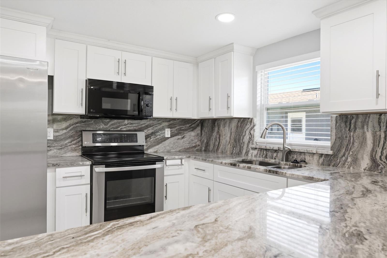 LEISURE BEACH - Residential