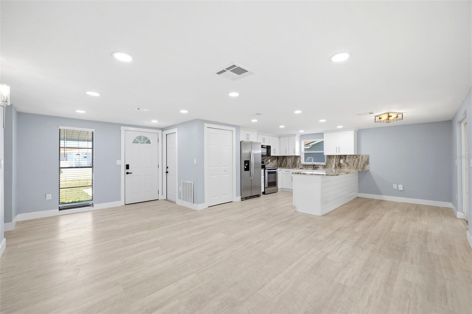 LEISURE BEACH - Residential