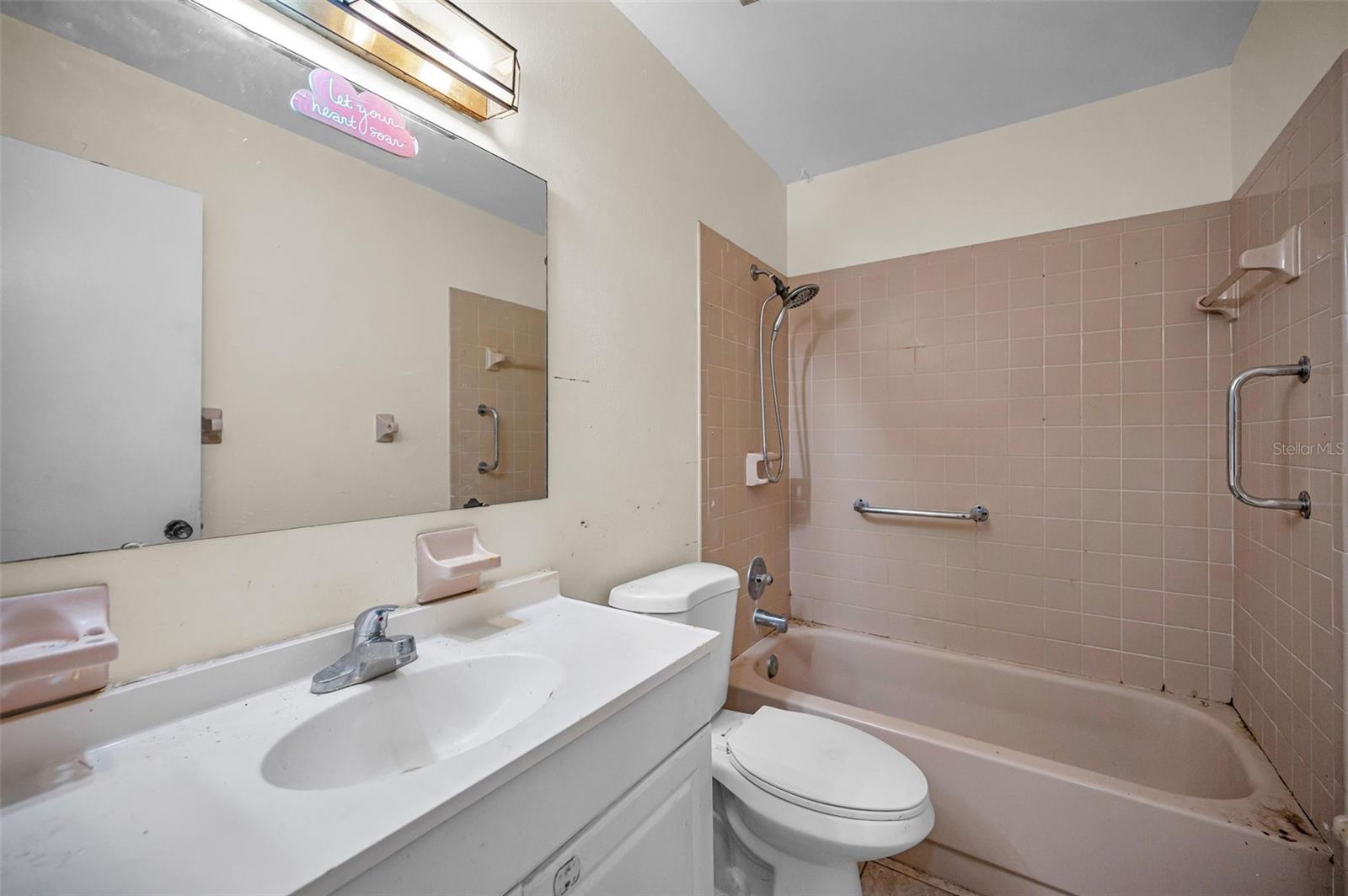 YOUNGS SUB DE LUXE - Residential