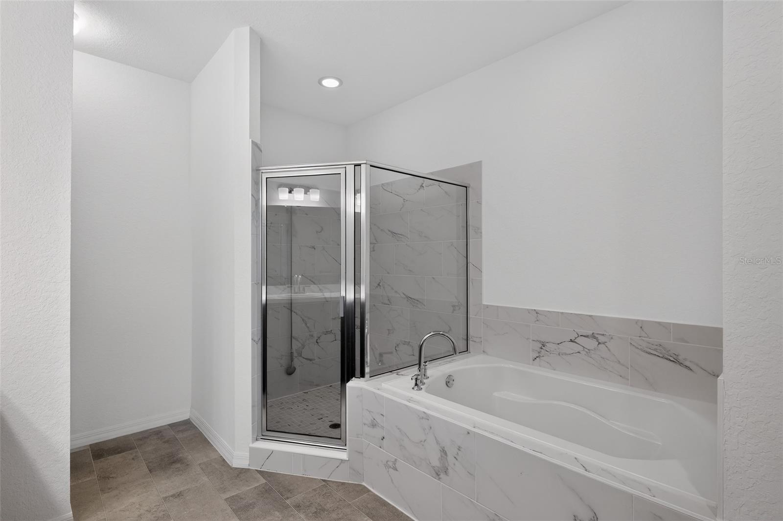 ESTATES/SIXTY TR E - Residential
