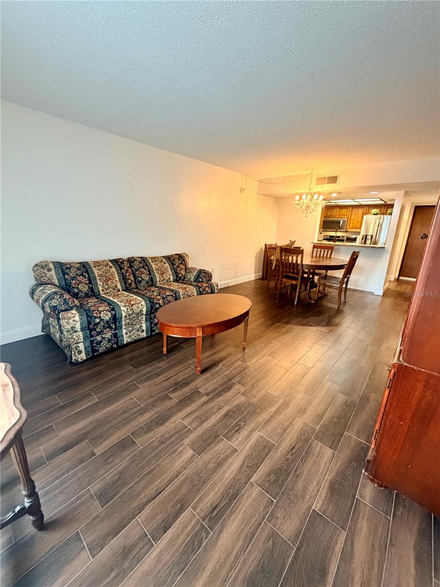 THE TOWERS AT CARROLLWOOD VILL - Residential Lease